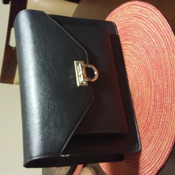 NWT Tablet Messenger Bag with RFID/Touchscreen-Black - Picture 5 of 17